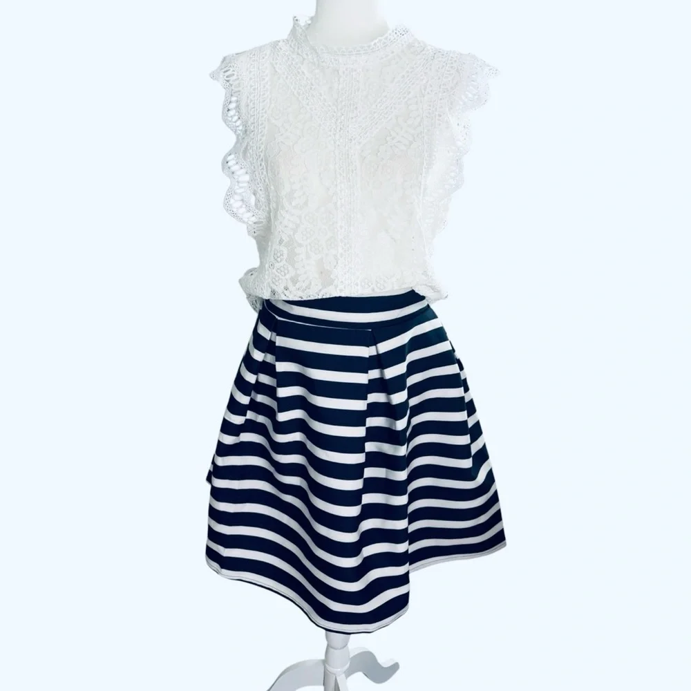 Chicwish White Lace Sleeveless Blouse - Picture 7 of 7